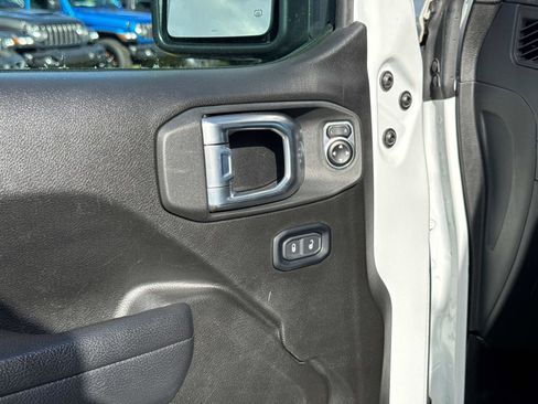 Used 2024 Jeep Wrangler Unlimited Rubicon 4xe image 21