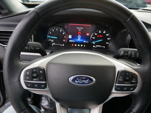 Certified 2023 Ford Explorer XLT w/ Equipment Group 202A image 25