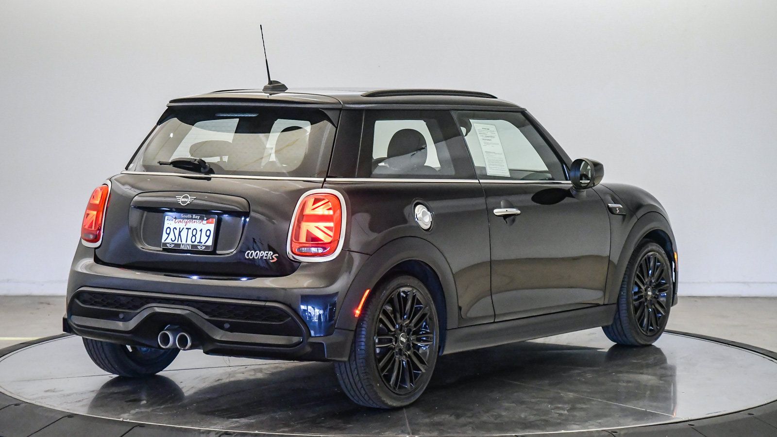 Used 2023 MINI Cooper S FWD image 5