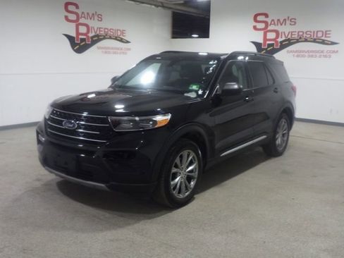Used 2022 Ford Explorer XLT w/ Equipment Group 202A image 1