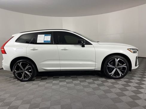 Used 2023 Volvo XC60 B5 Ultimate w/ Climate Package image 11