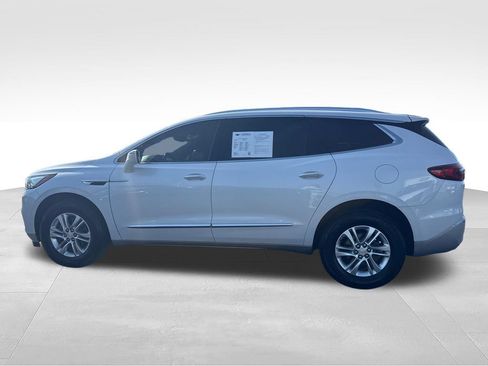 Used 2020 Buick Enclave Essence w/ Sound and Sites Package FWD image 2