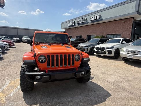 Used 2018 Jeep Wrangler Unlimited Rubicon w/ Dual Top Group AWD/4WD image 9