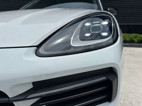 Certified 2023 Porsche Cayenne AWD/4WD image 9
