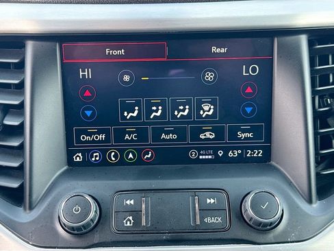 Used 2023 GMC Acadia SLT image 15