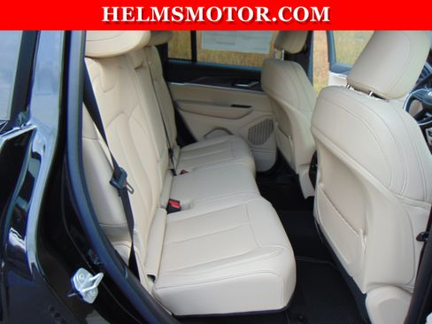 New 2025 Jeep Grand Cherokee Limited RWD image 39