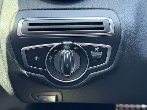 Used 2019 Mercedes-Benz C 300 Sedan image 25