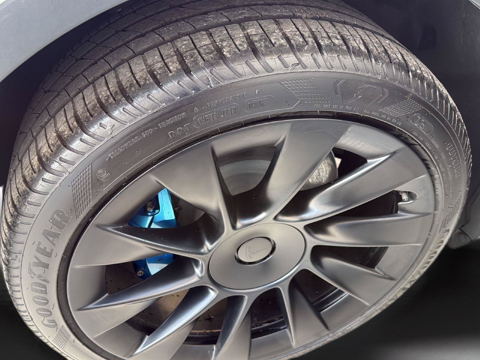 Used 2023 Tesla Model Y Long Range AWD/4WD image 13