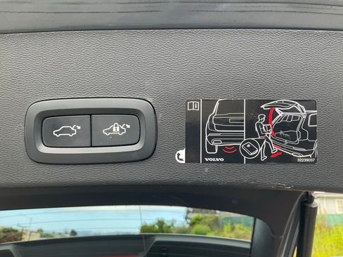 Used 2021 Volvo XC40 P8 Recharge AWD/4WD image 10