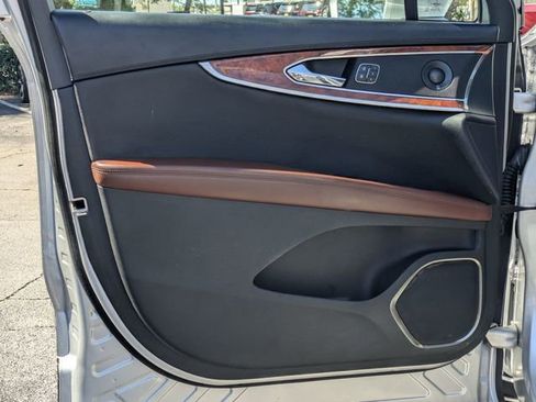Used 2018 Lincoln MKX Reserve w/ Driver Assistance Package FWD image 9