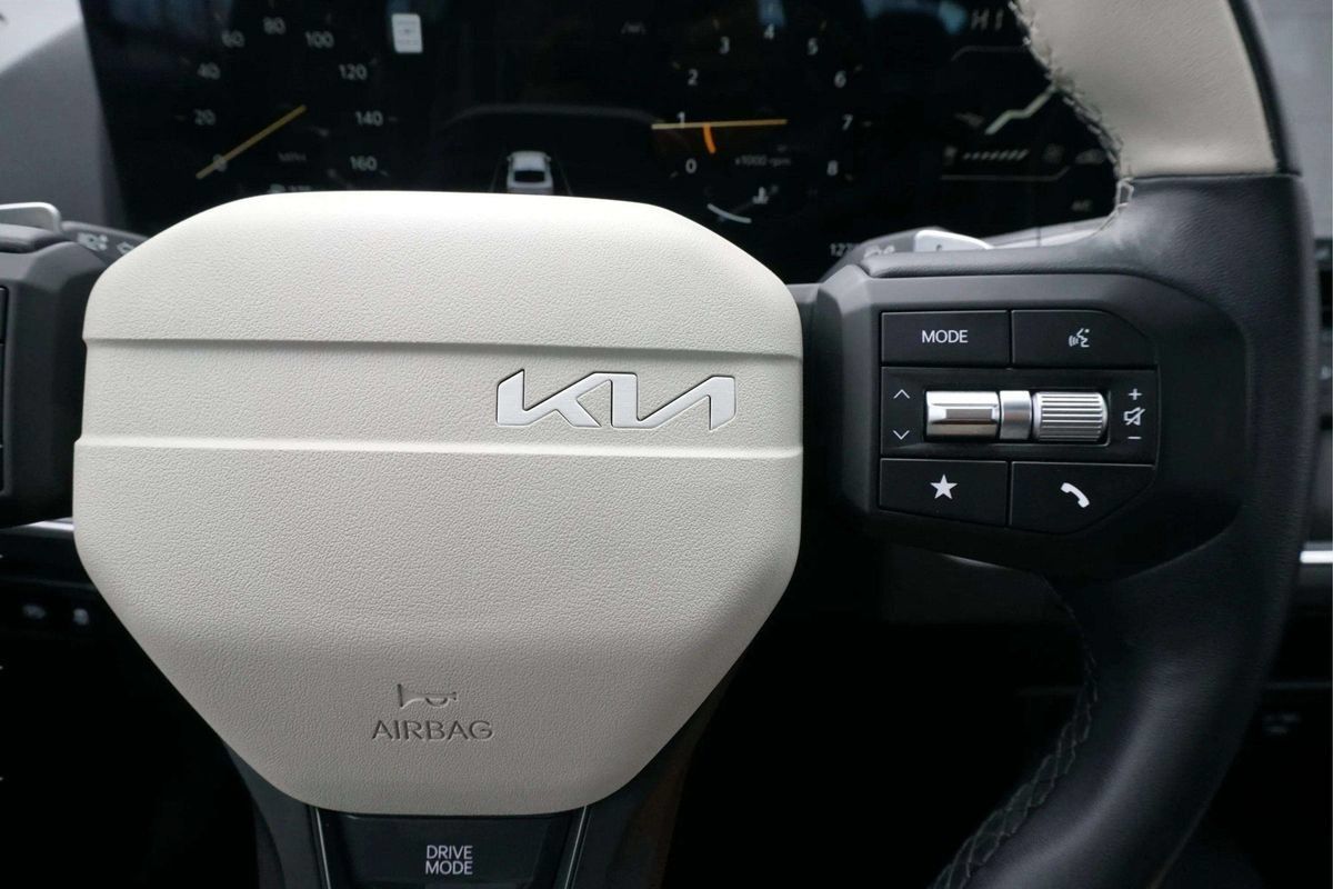 Used 2025 Kia K4 GT-Line w/ GT-Line Sunroof Package FWD image 30