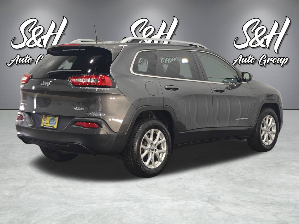 Used 2017 Jeep Cherokee Latitude w/ Cold Weather Group AWD/4WD image 16