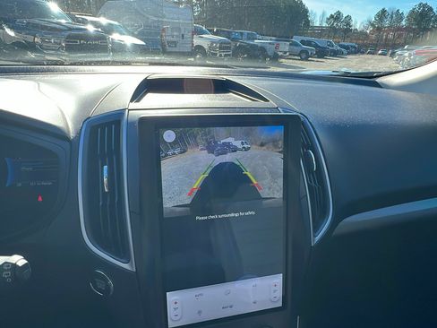 Used 2023 Ford Edge SE image 30