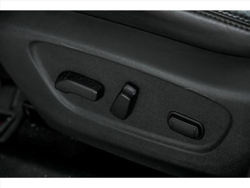 Used 2015 Nissan Rogue SL w/ SL Premium Package image 16