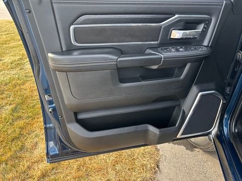 Used 2024 RAM 2500 Laramie w/ Night Edition image 10