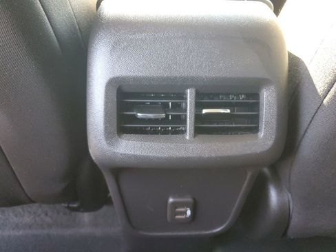 Used 2024 Chevrolet Equinox LT image 13