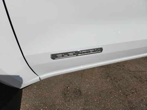 Used 2023 GMC Canyon Elevation AWD/4WD image 9