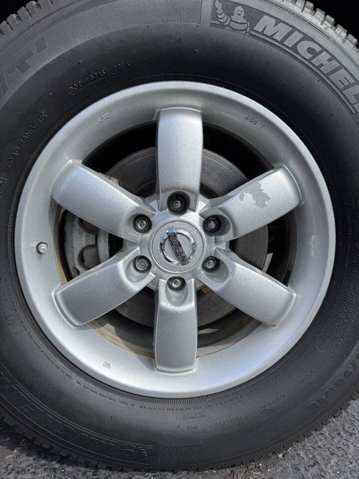 Used 2011 Nissan Titan PRO-4X AWD/4WD image 11