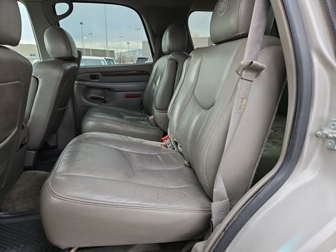 Used 2004 Cadillac Escalade Base image 26