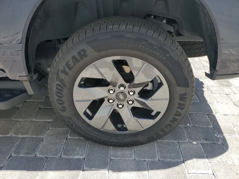 Used 2024 Ford F150 Lightning Flash image 6