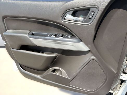 Used 2016 Chevrolet Colorado LT w/ LT Convenience Package image 12