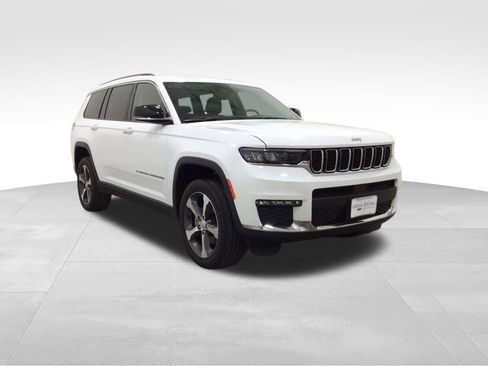 Used 2023 Jeep Grand Cherokee L Limited AWD/4WD image 3