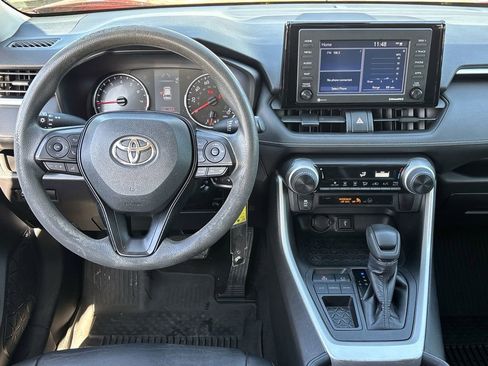 Used 2021 Toyota RAV4 LE image 10