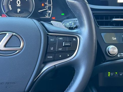 Used 2025 Lexus ES 300h w/ Premium Package FWD image 46