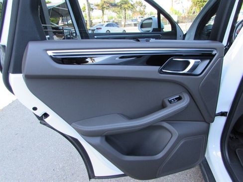 Used 2020 Porsche Macan S image 20