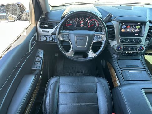 Used 2015 GMC Yukon Denali w/ Touring Package AWD/4WD image 28