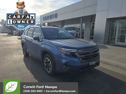 Used 2025 Subaru Forester Premium AWD/4WD image 1