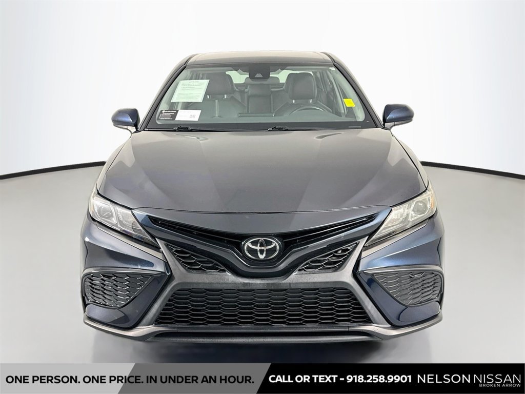 Used 2021 Toyota Camry SE FWD image 2