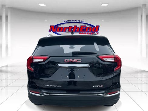 Used 2023 GMC Terrain AT4 image 4