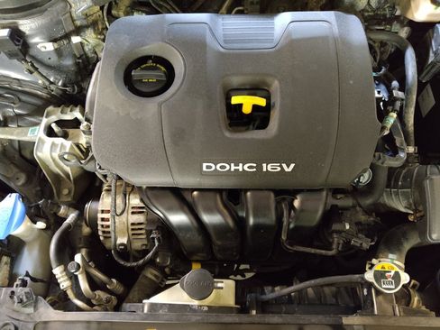 Used 2018 Hyundai Elantra Value Edition w/ Cargo Package image 30