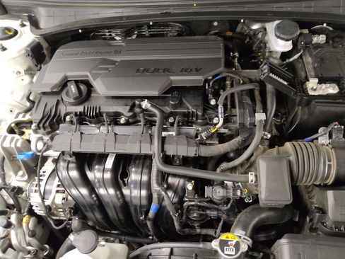 Used 2025 Hyundai Elantra Limited FWD image 30