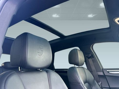 Used 2022 Porsche Macan image 14