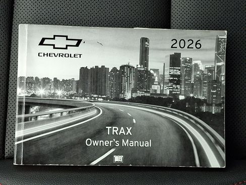 Certified 2026 Chevrolet Trax RS w/ Sunroof Package FWD image 27