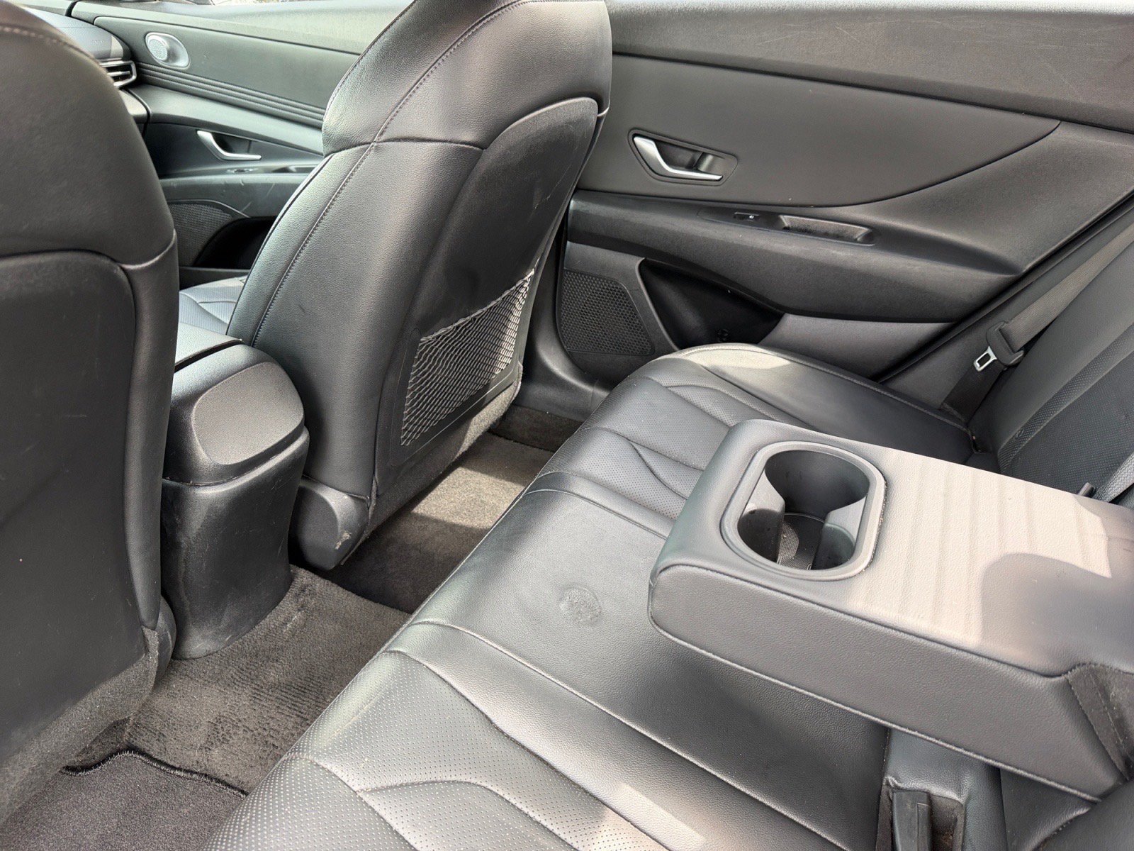 Used 2022 Hyundai Elantra Limited FWD image 15
