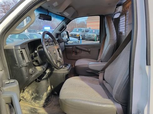 Used 2019 Chevrolet Express 3500 Extended w/ Driver Convenience Package RWD image 2