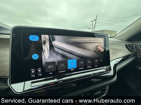 Used 2024 Volkswagen Atlas SE image 42