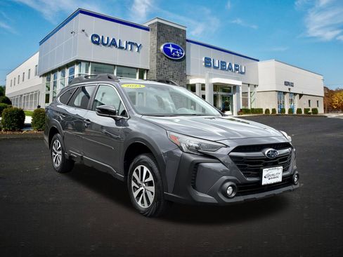 Used 2024 Subaru Outback Premium AWD/4WD image 5