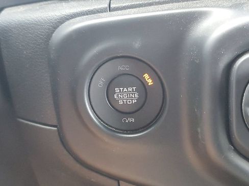 Used 2021 Jeep Wrangler Unlimited Sahara AWD/4WD image 27