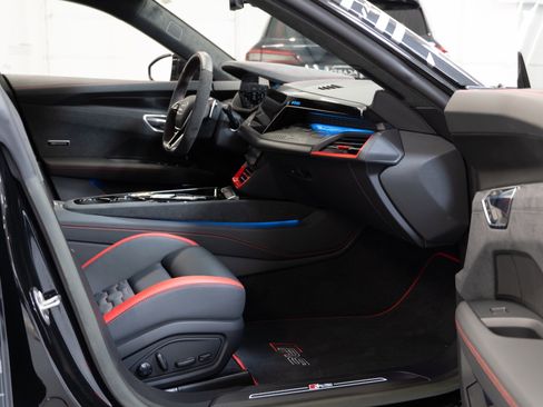 Used 2023 Audi RS e-tron GT AWD/4WD image 34