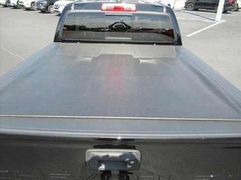 Used 2021 Chevrolet Colorado LT w/ LT Convenience Package image 32