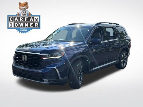 Used 2025 Honda Pilot Touring image 3