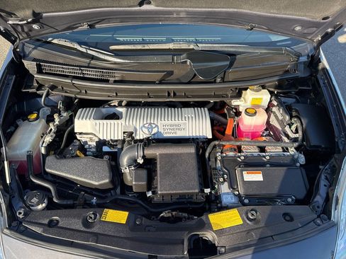 Used 2014 Toyota Prius Two image 11