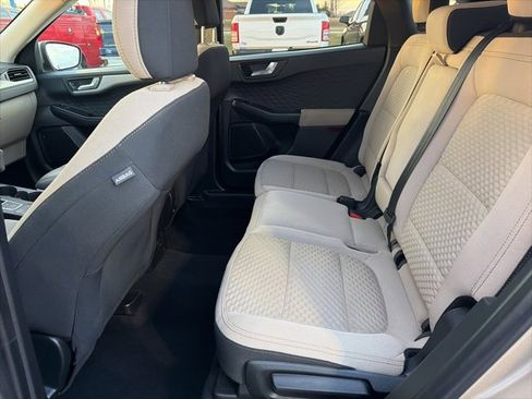 Used 2020 Ford Escape SE image 11