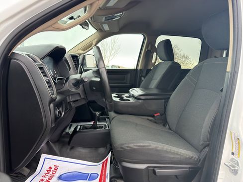 Used 2019 RAM 5500 Tradesman w/ Chrome Appearance Group image 11