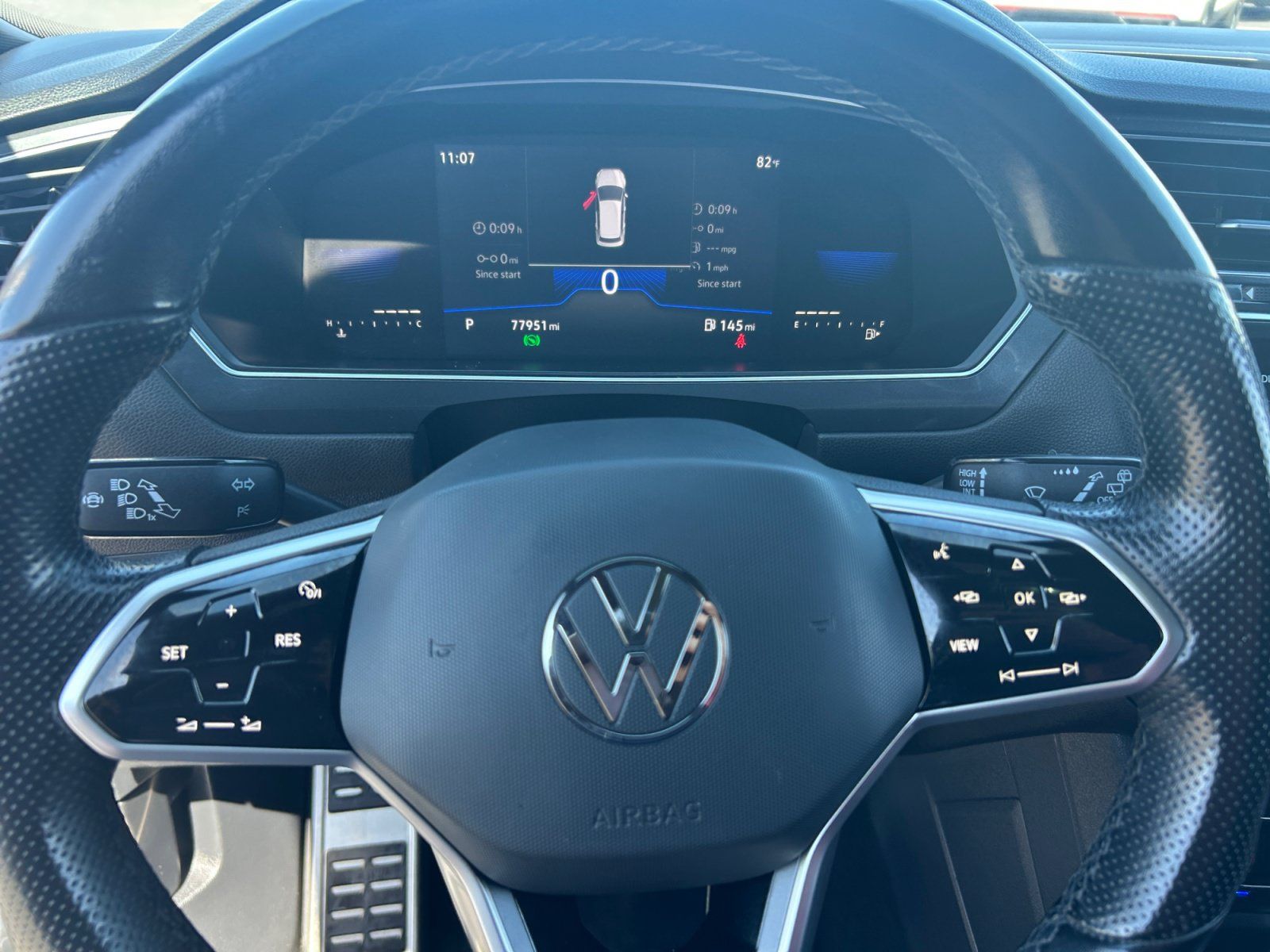 Used 2022 Volkswagen Tiguan SE R-Line FWD image 9