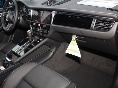 New 2026 Porsche Macan S image 26